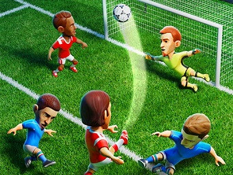 Play Football Strike: Online Soccer now!
